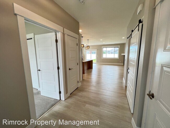 Building Photo - 3 br, 2 bath House - 6334 Southern Bluffs Ln