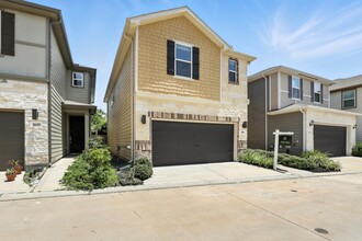 Building Photo - 8618 Cedar Plains Ln