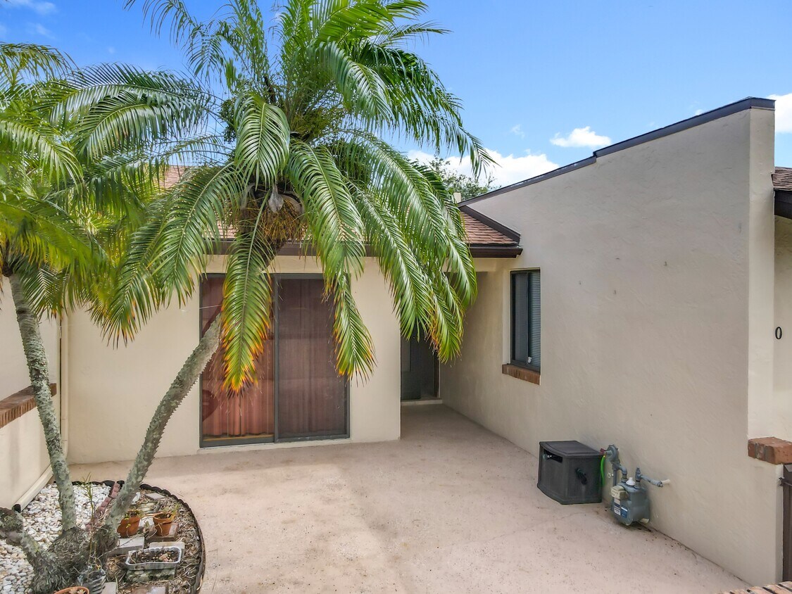 Foto principal - 330 Markley Ct