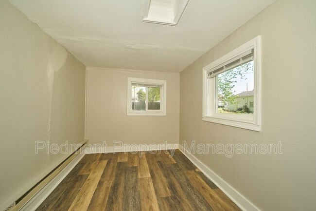 Building Photo - 329 W Locust St