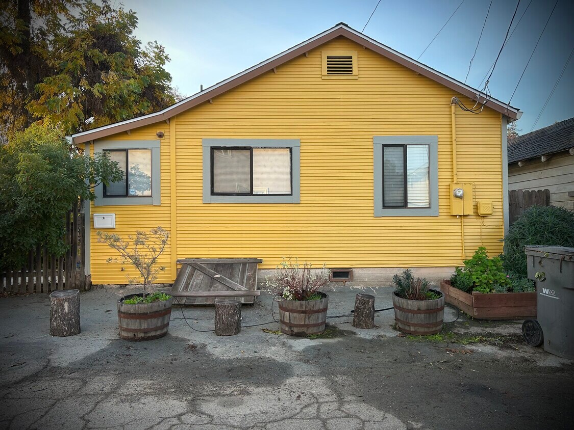 509502 1/2 E Walnut St, Lodi, CA 95240 House Rental in Lodi, CA