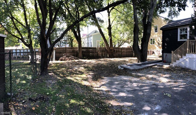 Foto del edificio - 3 br, 2 bath House - 450 Franklin St