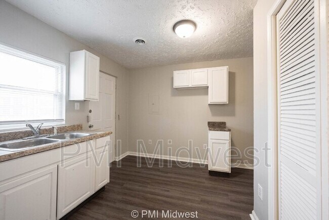 Foto del edificio - 524 W 23rd St