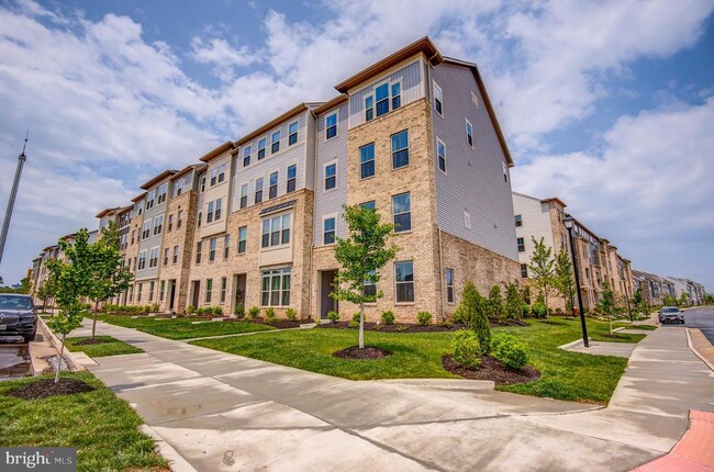 Building Photo - 24276 Thurso Sq