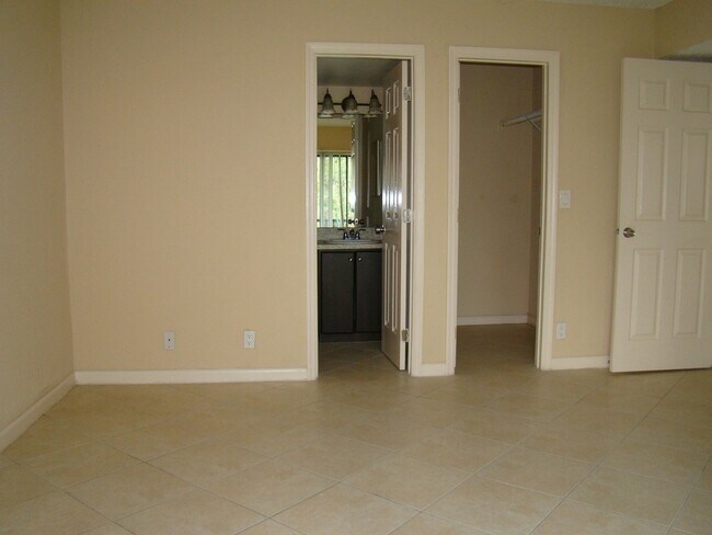 Foto del edificio - 11559 NW 45th St