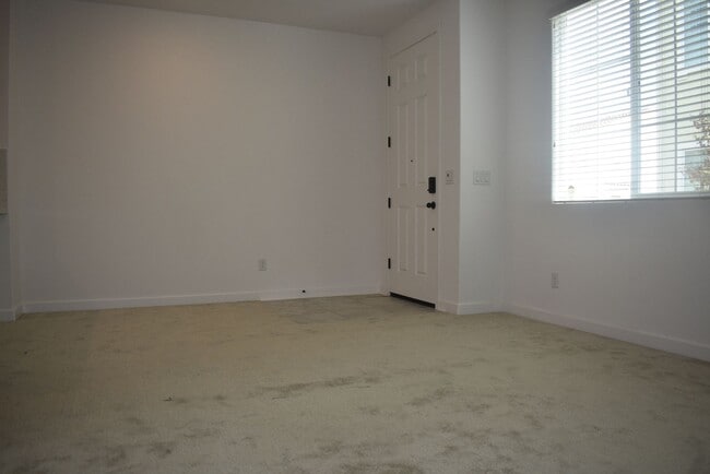 Building Photo - 5301 E Commerce Way
