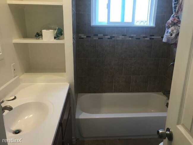 Foto del edificio - 3 br, 2 bath House - 5116 N Sunflower Ave
