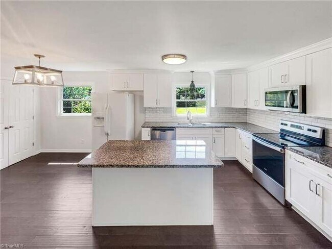 Foto del edificio - 2030 Chesapeake Dr