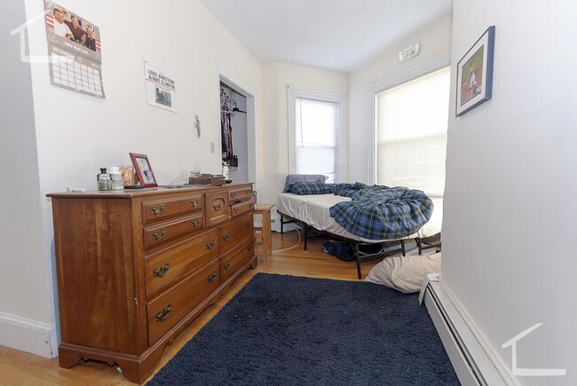 Foto del edificio - HOT ALLSTON LISTING!!!!