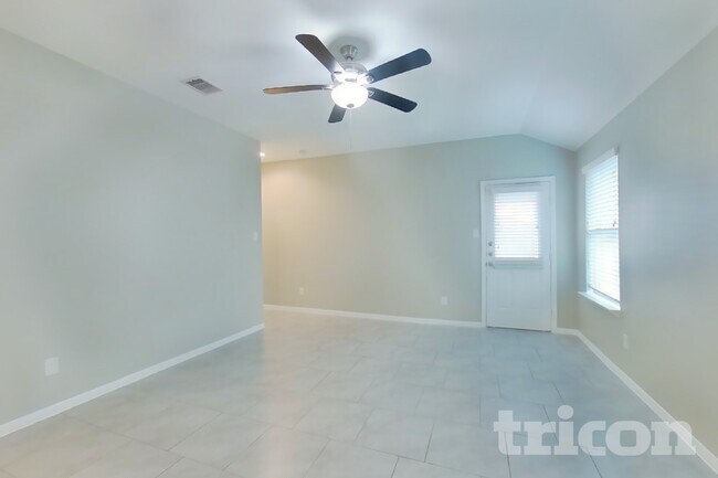 Foto del edificio - 423 Ashley Falls Ln