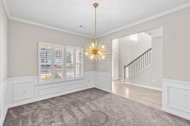 Foto del edificio - COMING SOON: APRIL 15 2026: Immaculate, Upgraded Home with Custom Features and Spacious Outdoor L...