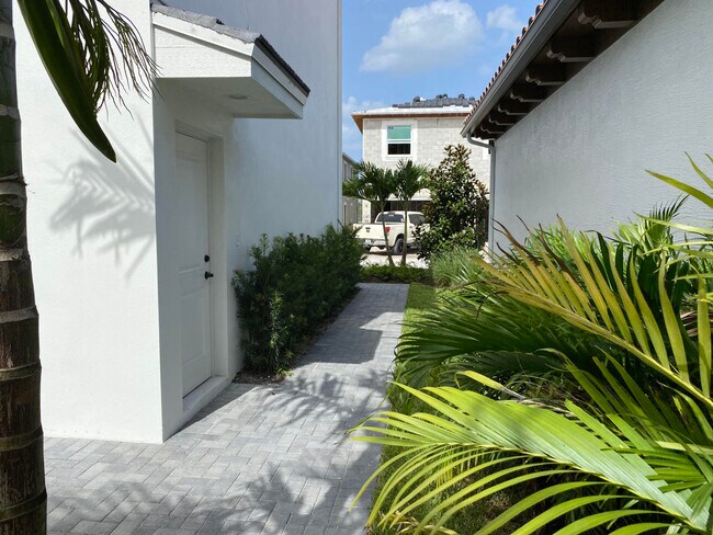 Foto del edificio - 13260 Machiavelli Way