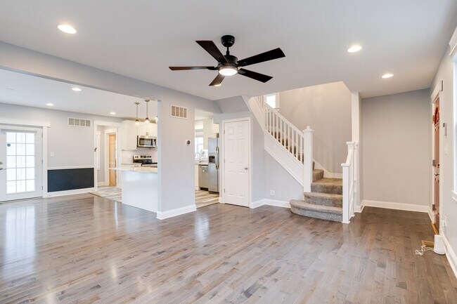 Building Photo - 3311 Beverly Rd