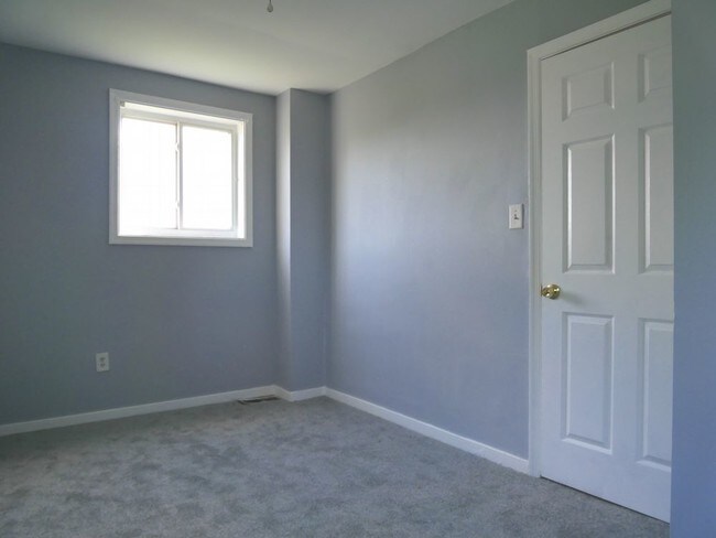Building Photo - 1703 Lamb Ave