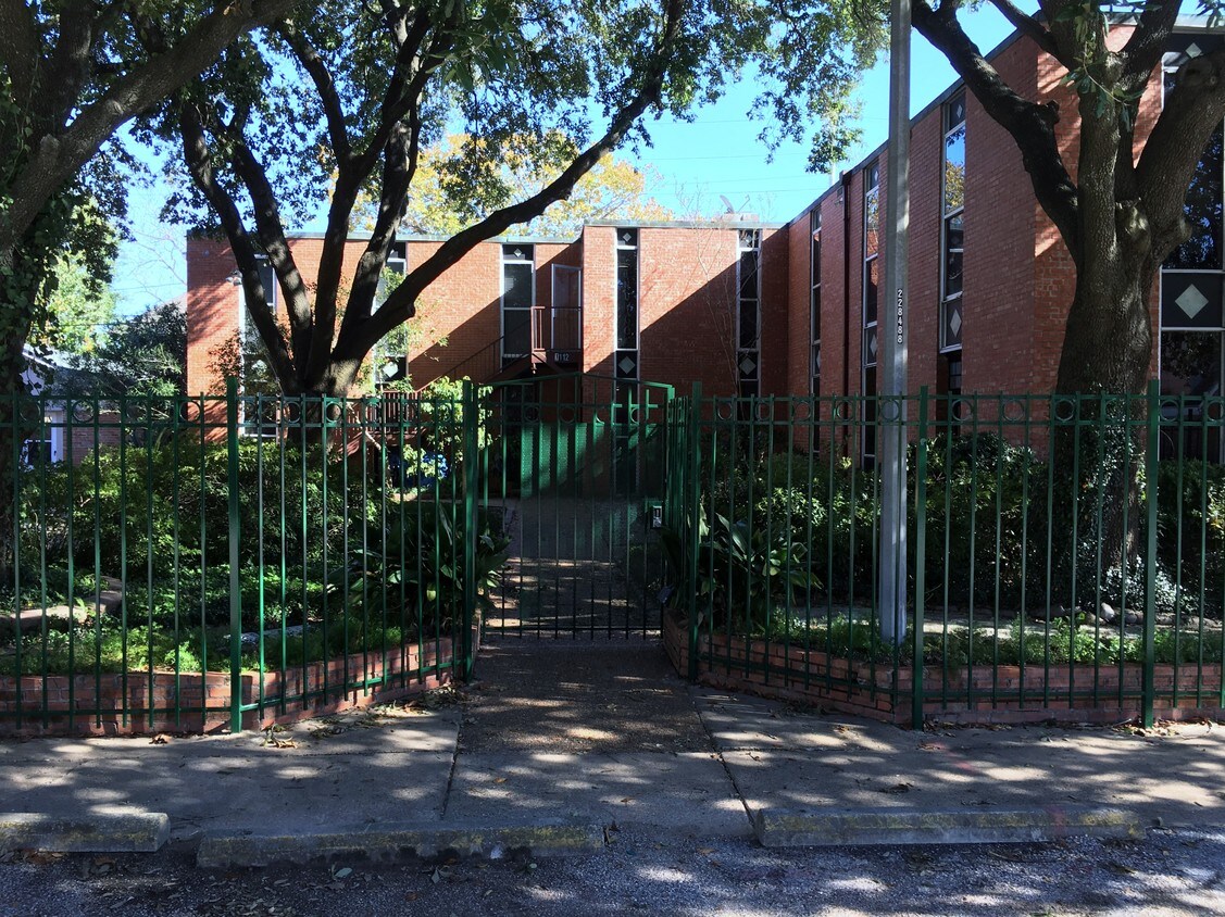 Indigo Flats is a 16 unit building - 1112 Lawrence St