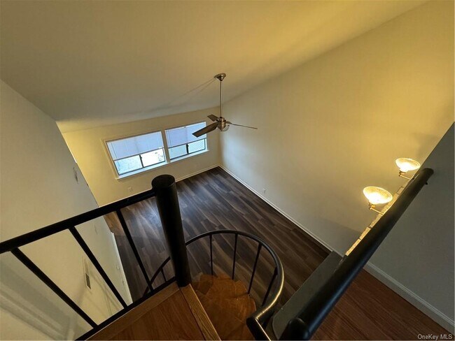 Building Photo - 81 Fox Run