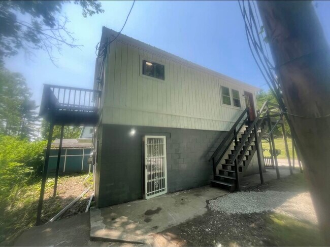 Foto del edificio - 223 Edgington Ln