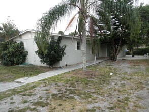 Building Photo - 3958 Pesiri Ln