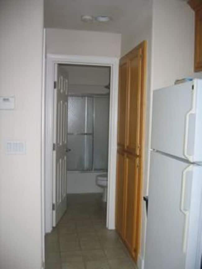 Building Photo - 647 McGinnis Cir