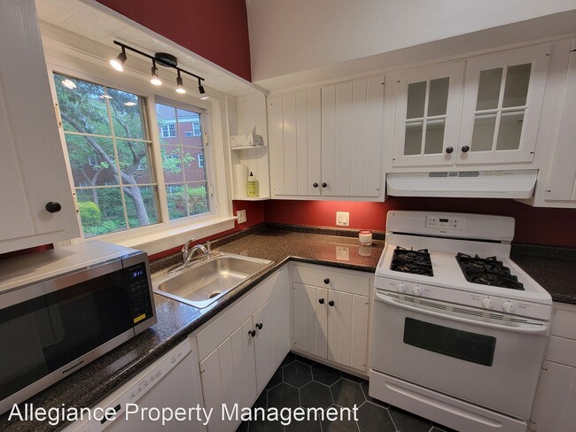Building Photo - 2 br, 1 bath House - 3472 Gunston Road