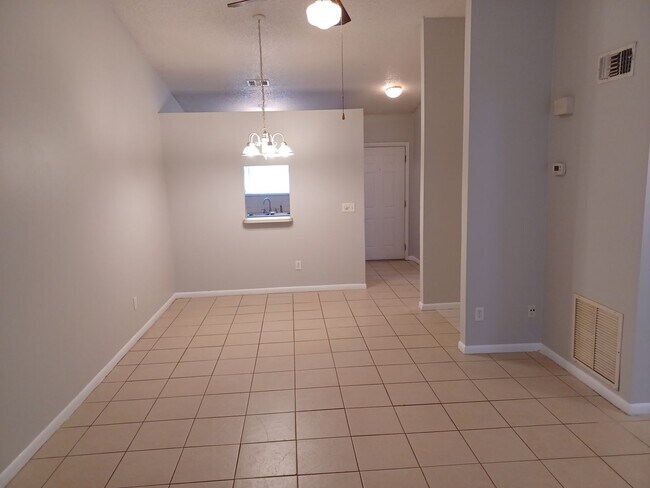 Foto del edificio - Cozy 2 Bedroom Home