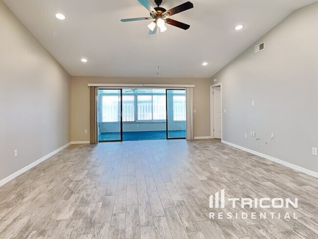 Foto del edificio - 4005 Cypress Landing S