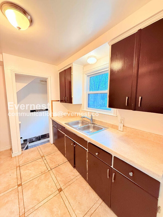 Foto del edificio - 25337 Ivanhoe Ave