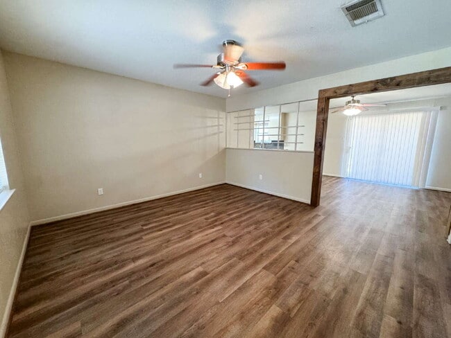 Building Photo - 3 Bedroom, 2 Bathroom Home in Kennedale