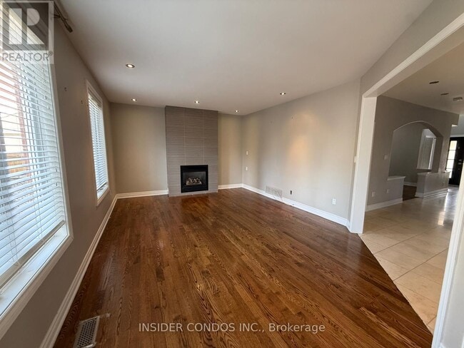 Photo du bâtiment - 927 Gaslight Way