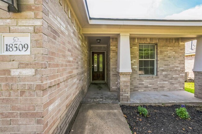Foto del edificio - 18509 Sandy Bottom Dr