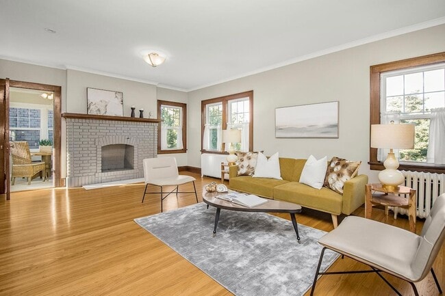 Building Photo - 2420 Seabury Ave