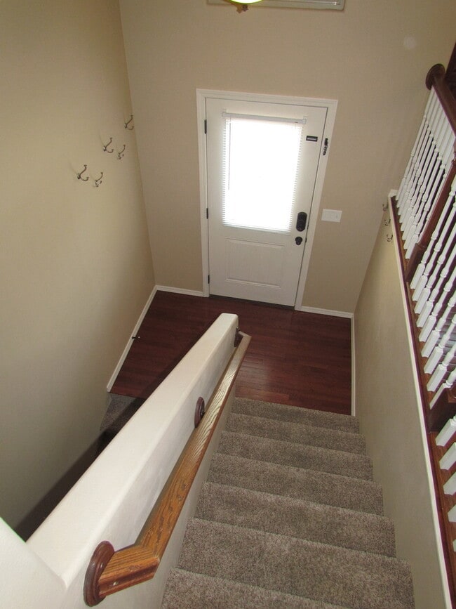 Building Photo - RENTAL AVALIABLE MONTH TO MONTH ONLY