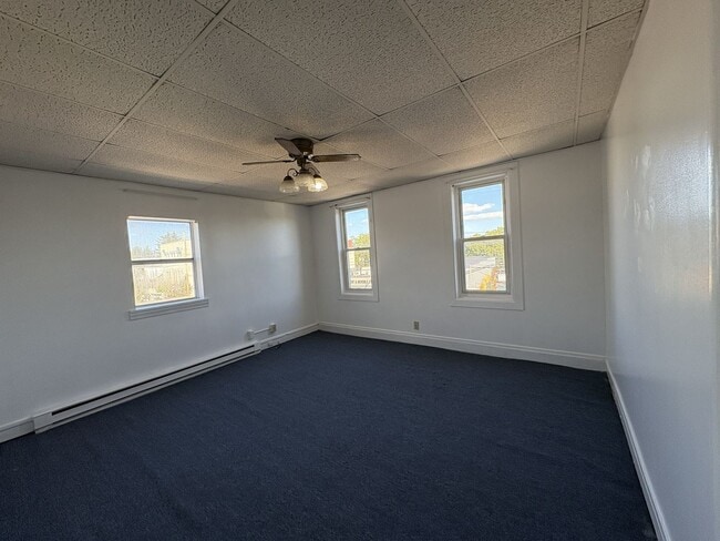 Building Photo - COMING SOON - Cozy Downtown Apartment in N...