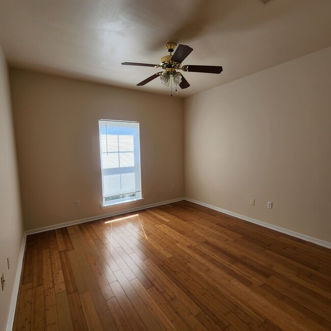 Foto del edificio - Denham Springs-Maplewood Drive