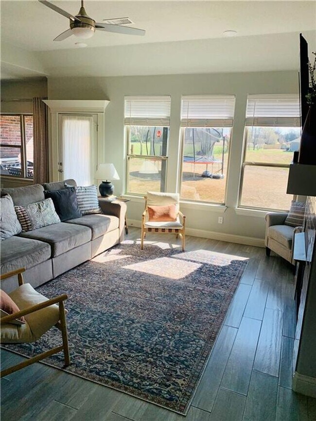 Building Photo - Stylish 4-Bed With Fireplace & Covered Porch