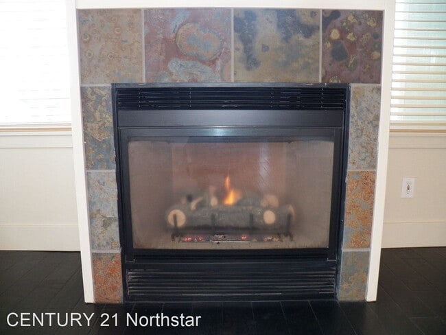 Building Photo - 3 br, 2.5 bath House - 3129 N. Willamette ...