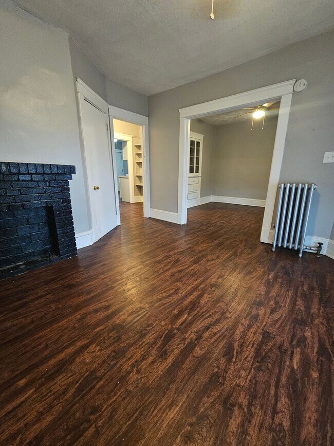 Building Photo - Clifton/Warren Rd 13 Units