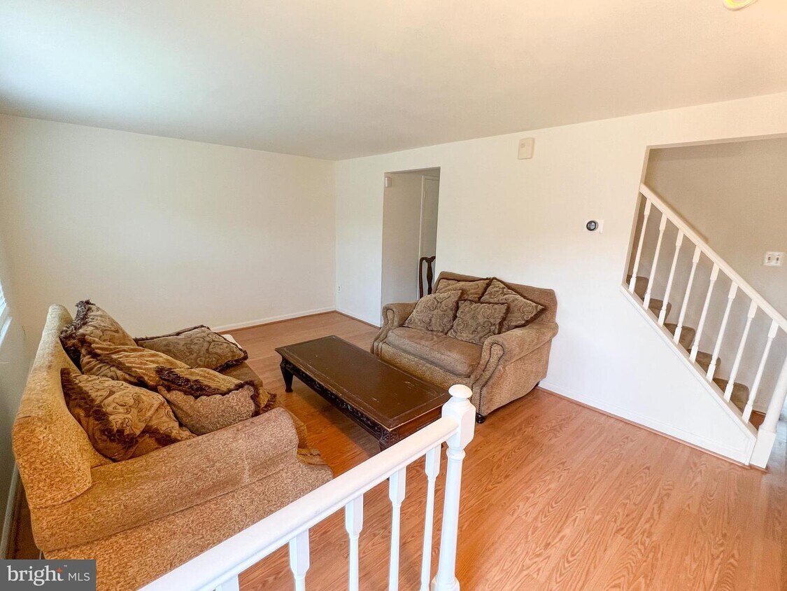 Primary Photo - 13206 Lantern Hill Ct