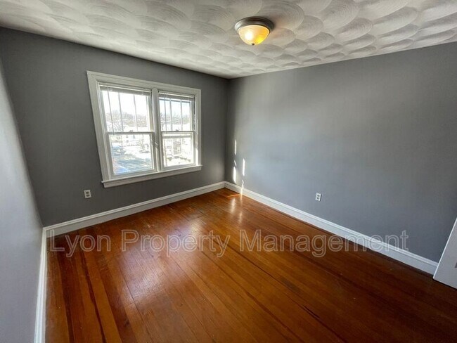 Foto del edificio - 238 Newland Ave
