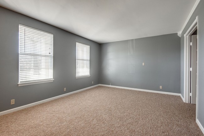 Building Photo - 3 bedroom condo in River Plantation