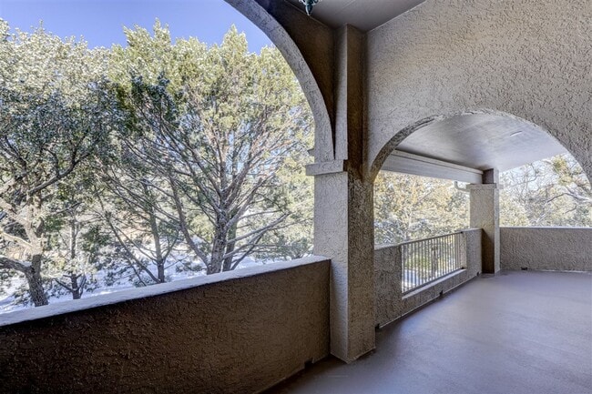 Building Photo - Executive Home in The Ranch - 4 bed 3 bath