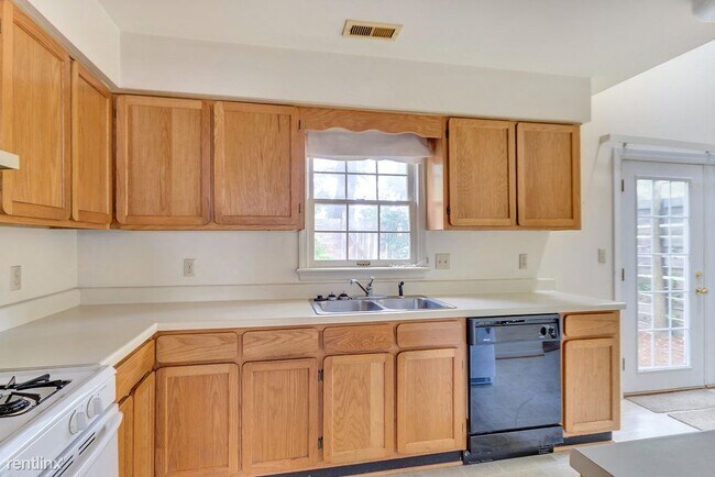 Building Photo - 2 br, 2.5 bath House - 1518 Minor Ridge Court