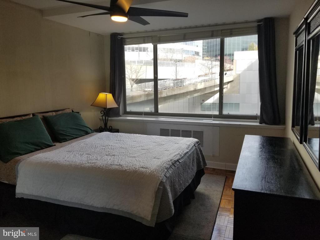 Foto principal - 1121 Arlington Blvd