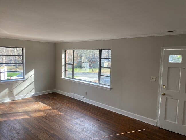 Building Photo - 4640 General Pershing Dr