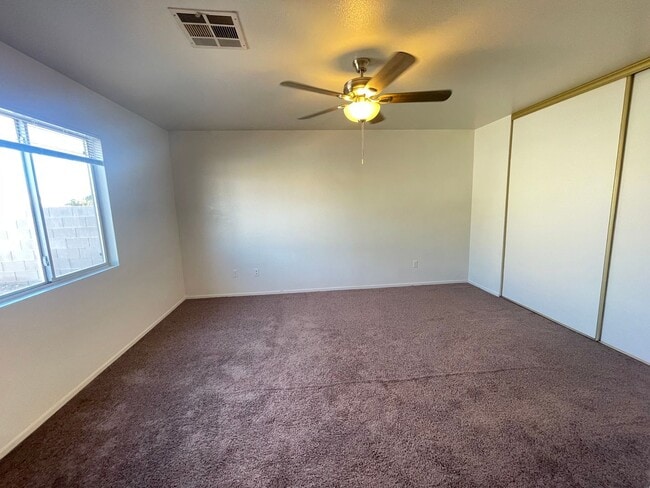 Building Photo - 988 Sky Forest Dr