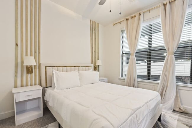 Foto del edificio - 5250 Town and Country Blvd