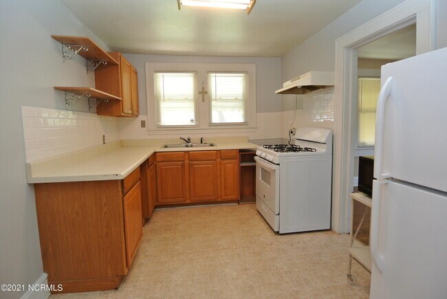 Building Photo - 309 Avenue B