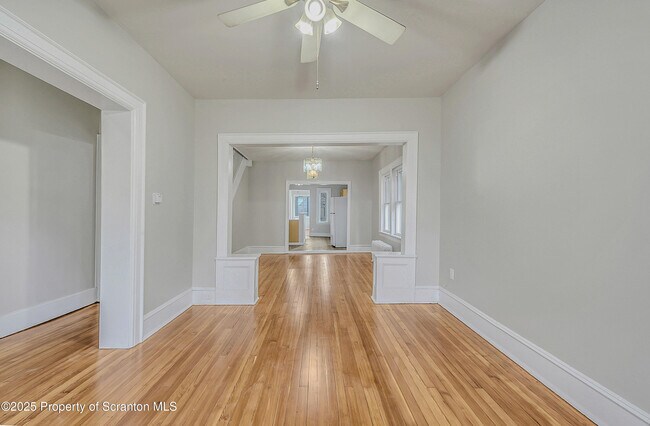 Foto del edificio - 613 Harrison Ave
