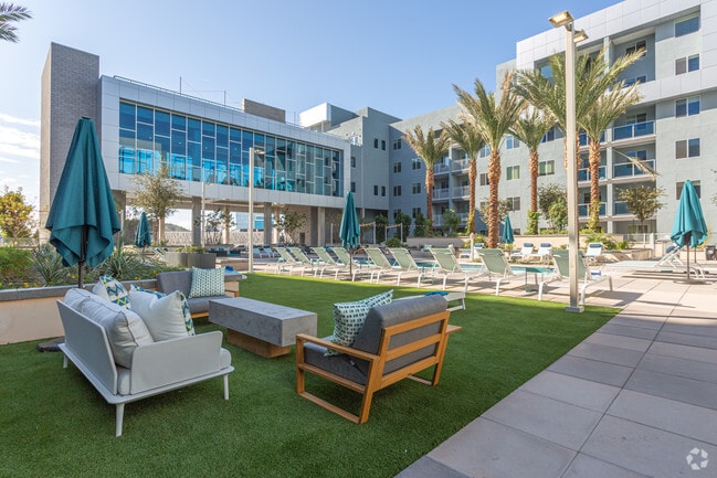 Building Photo - Aura Watermark