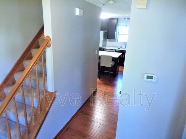 Building Photo - 4863 Westerville Run Dr